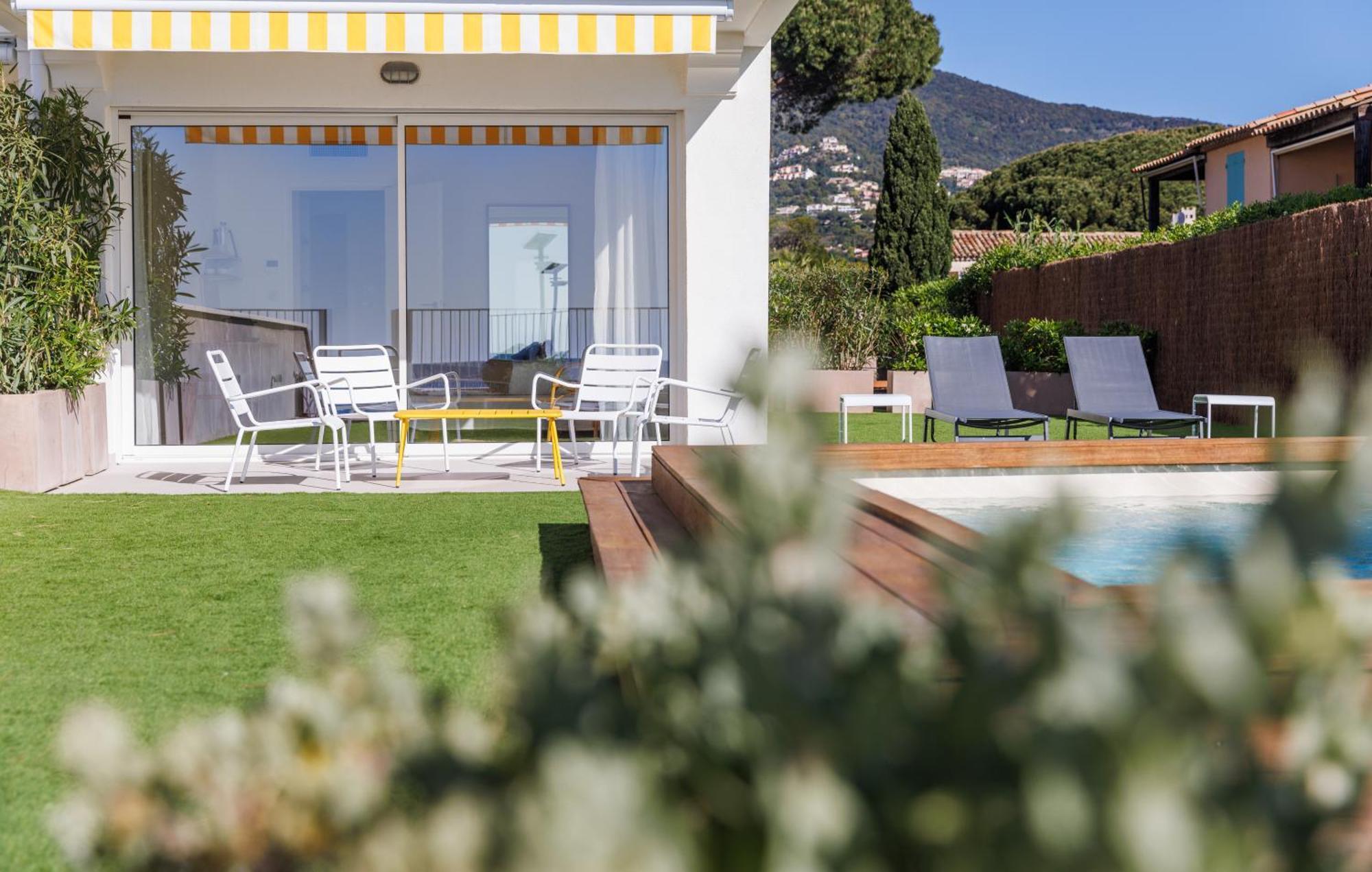 קבלייר-סור-מר Belle Vue Hotel מראה חיצוני תמונה